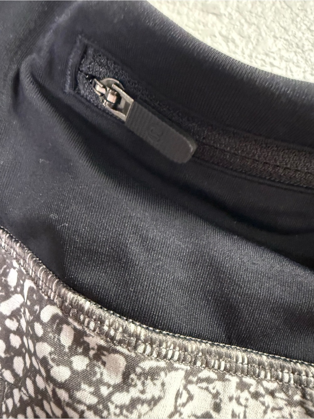 lululemon athletica short II 4” women size 12 Black and Gray Patterned Running - Picture 5 of 11